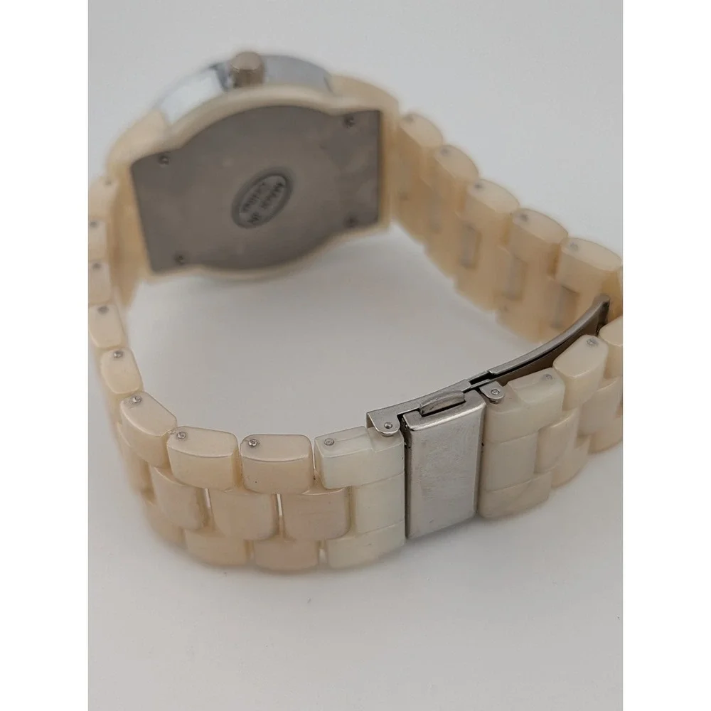 Geneva‎ Women's Watch 37mm Silver Case 7.75
